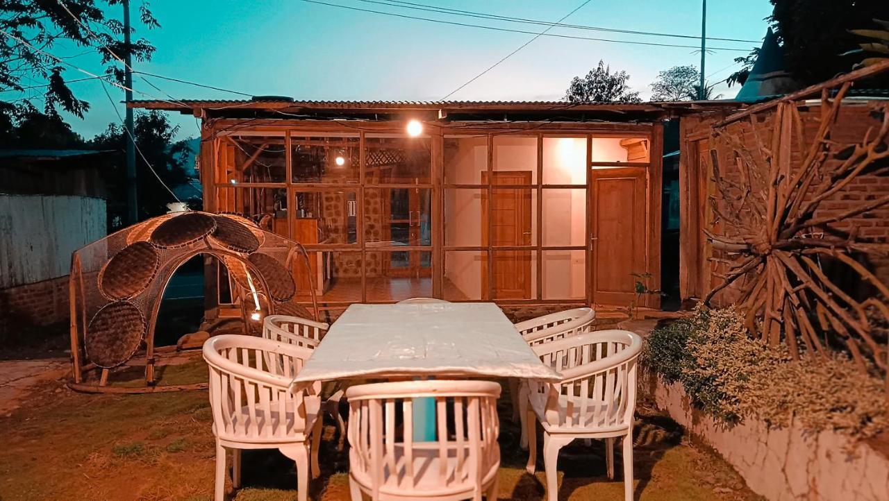 Lontart Guesthouse Nggorang Esterno foto